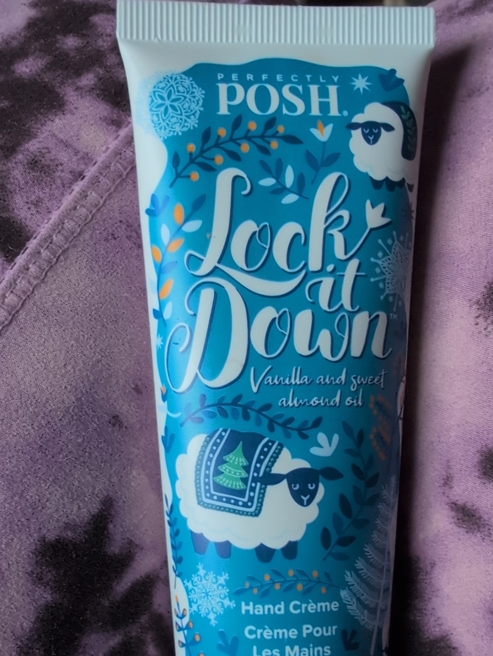 Perfectly Posh Lock It Down Hand Crème - Blue and White